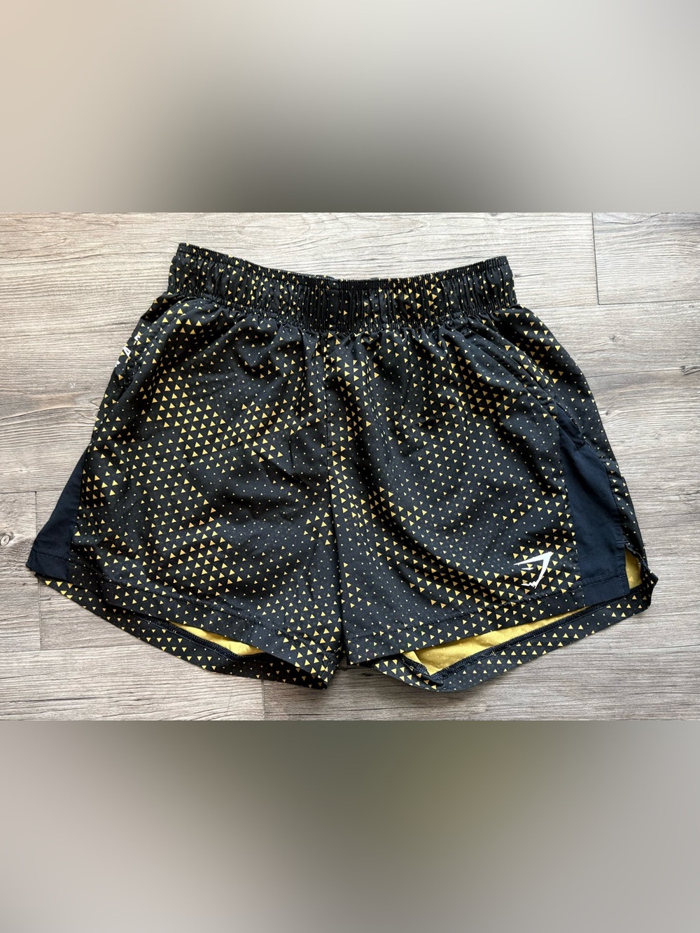 Gymshark Men's Medium Black-Yellow Pattern 5" Gym Athletic Shorts